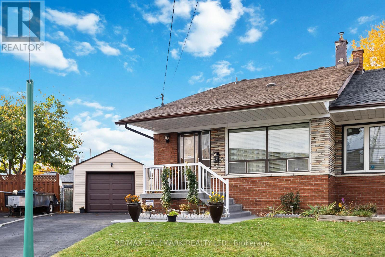 Property at 23 LOCKINGTON COURT image 2