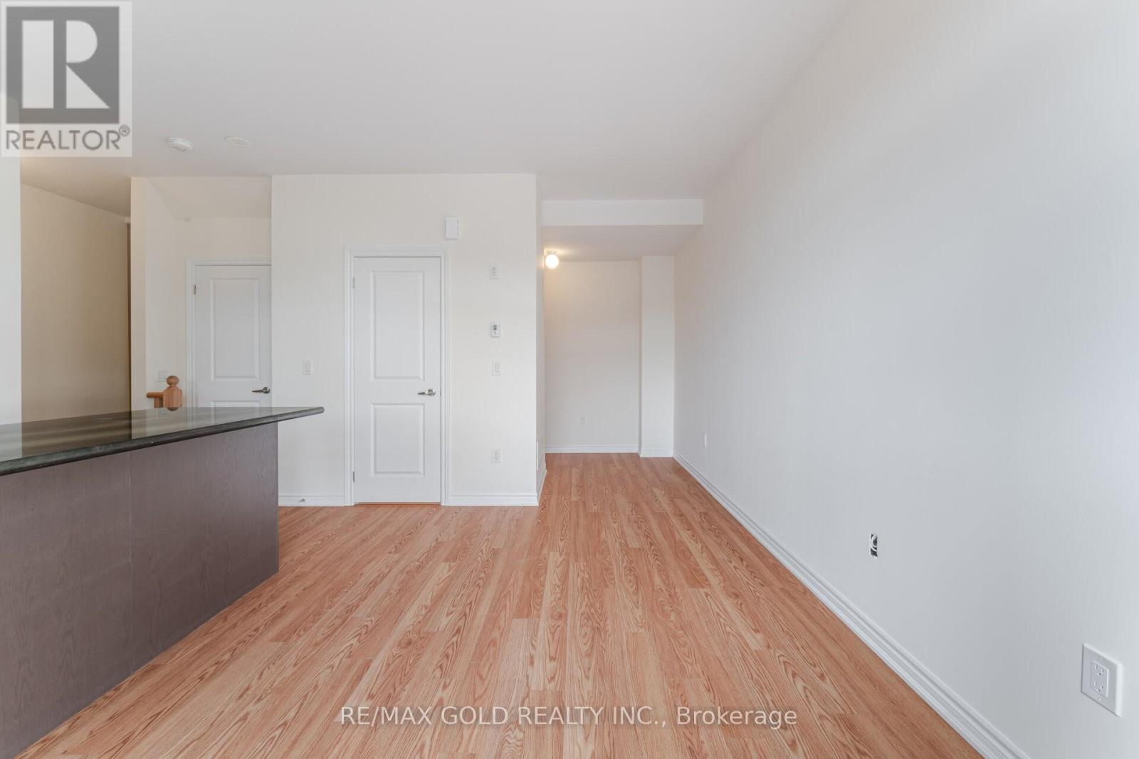 313 - 10 Halliford Place, Brampton, Ontario  L6P 0N5 - Photo 8 - W12147488