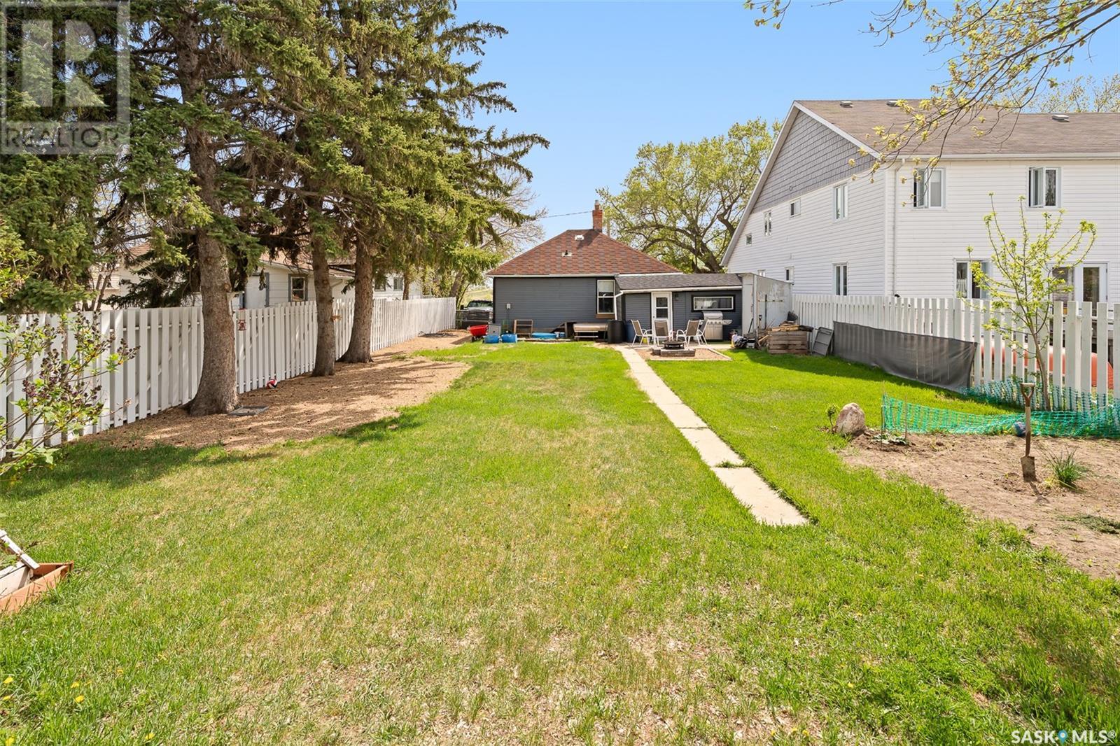216 Grandview Street W, Moose Jaw, Saskatchewan  S6H 5K7 - Photo 37 - SK005496