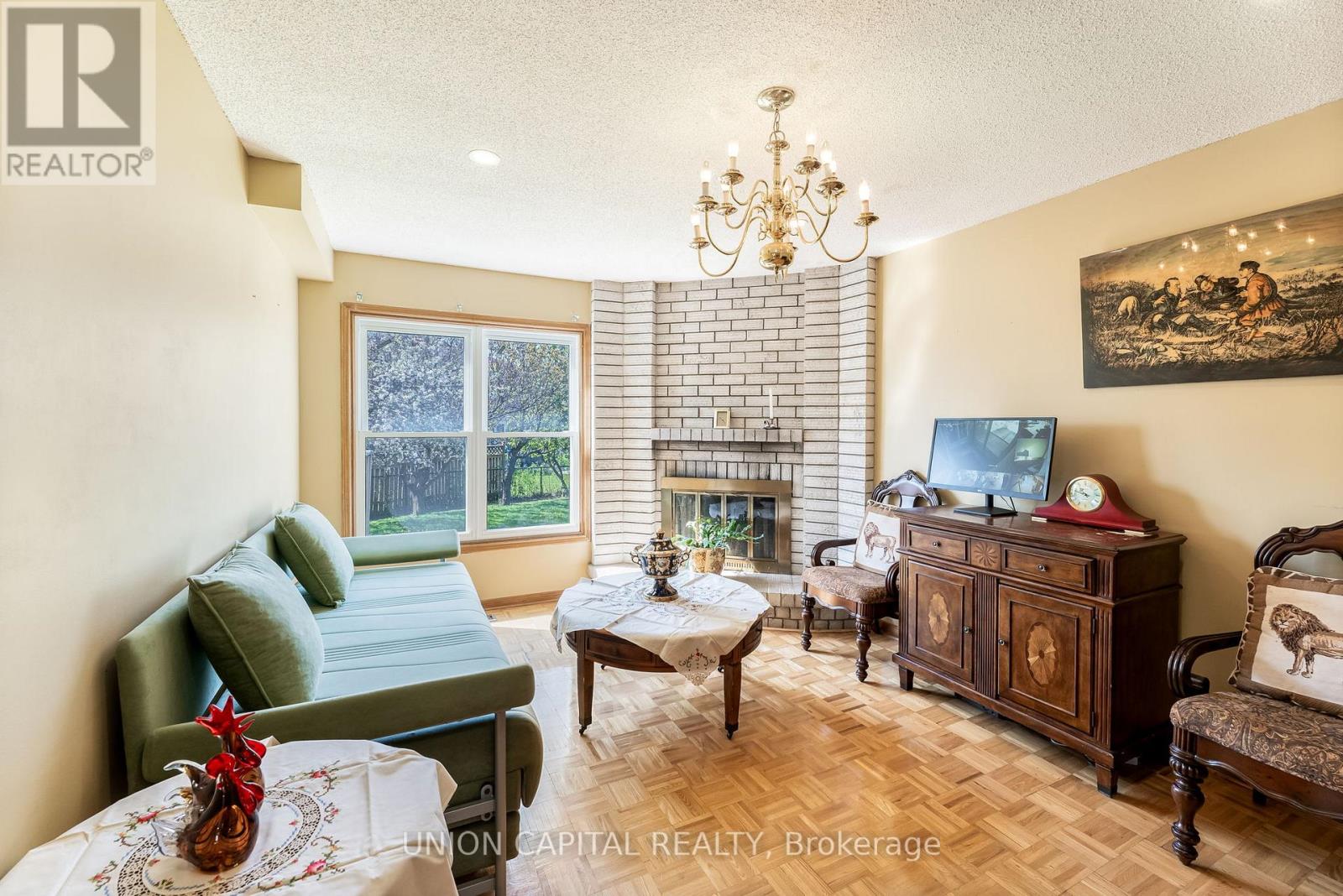 14 Rodwell Court, Brampton, Ontario  L6Y 4G7 - Photo 6 - W12147574