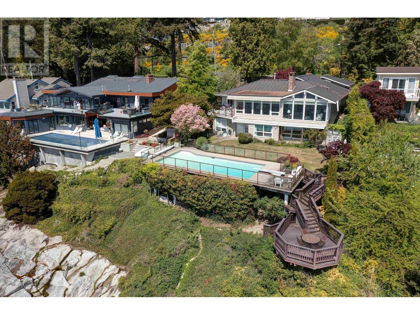5951 Sunshine Coast Highway, Sechelt, British Columbia  V0N 3A7 - Photo 1 - R3002671