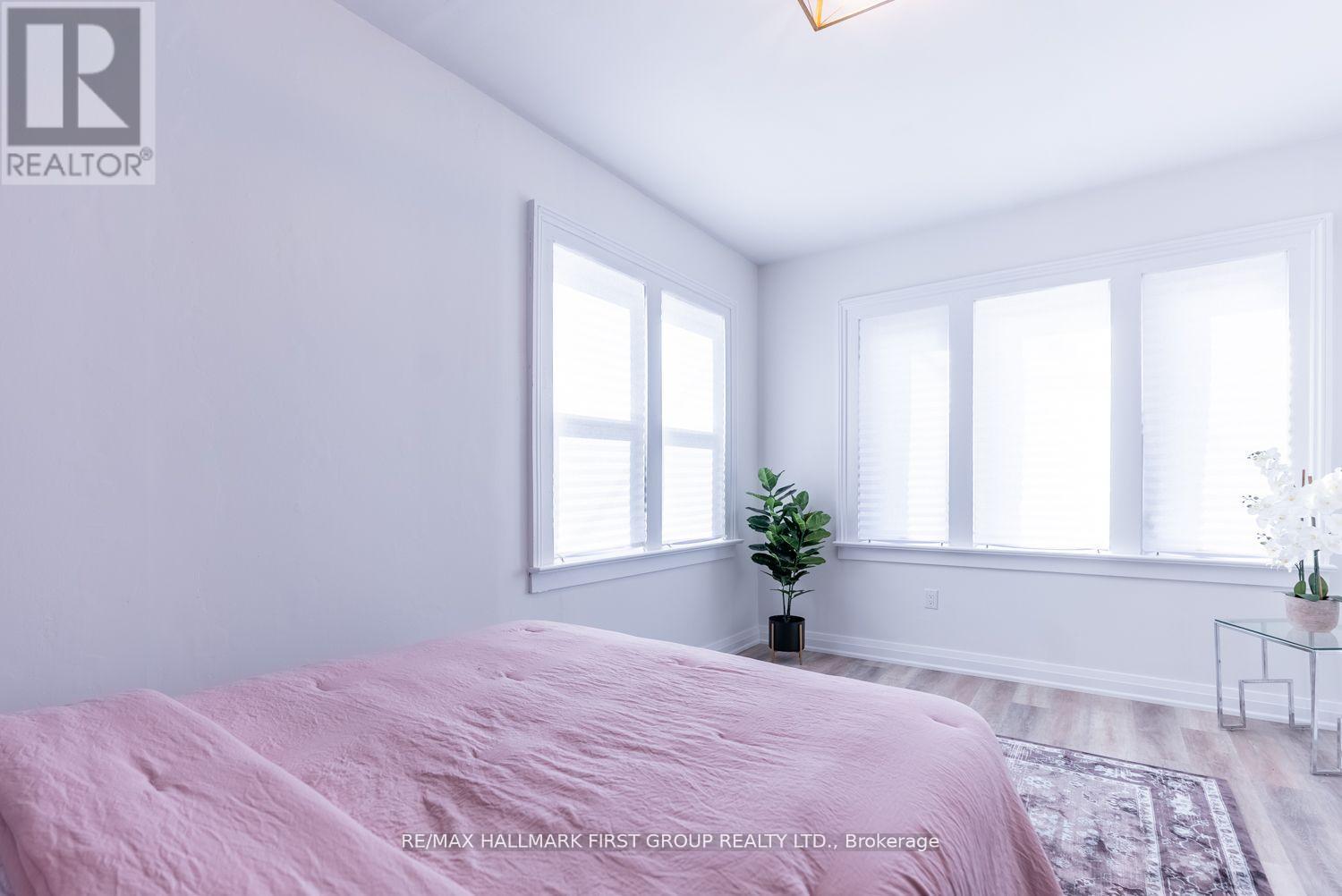 53 Queenston Street, St. Catharines, Ontario  L2R 2Z1 - Photo 17 - X12147290