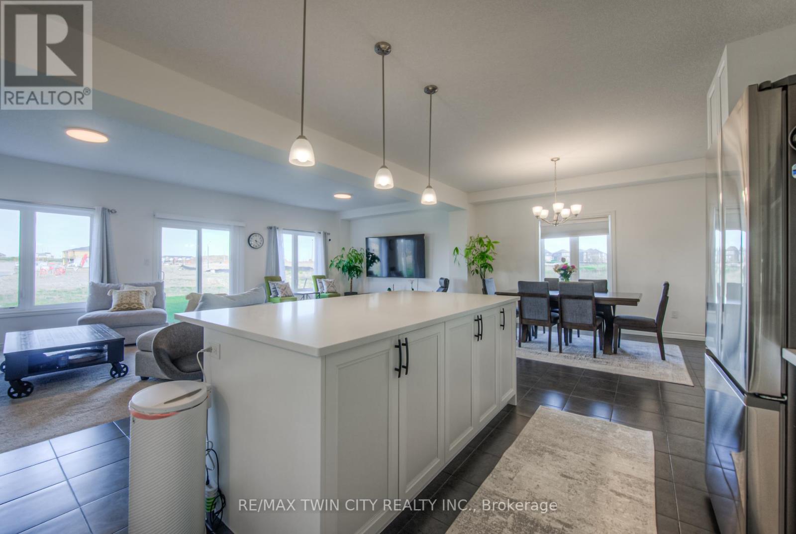 198 Savannah Ridge Drive, Brant, Ontario  N3L 0L5 - Photo 12 - X12147360