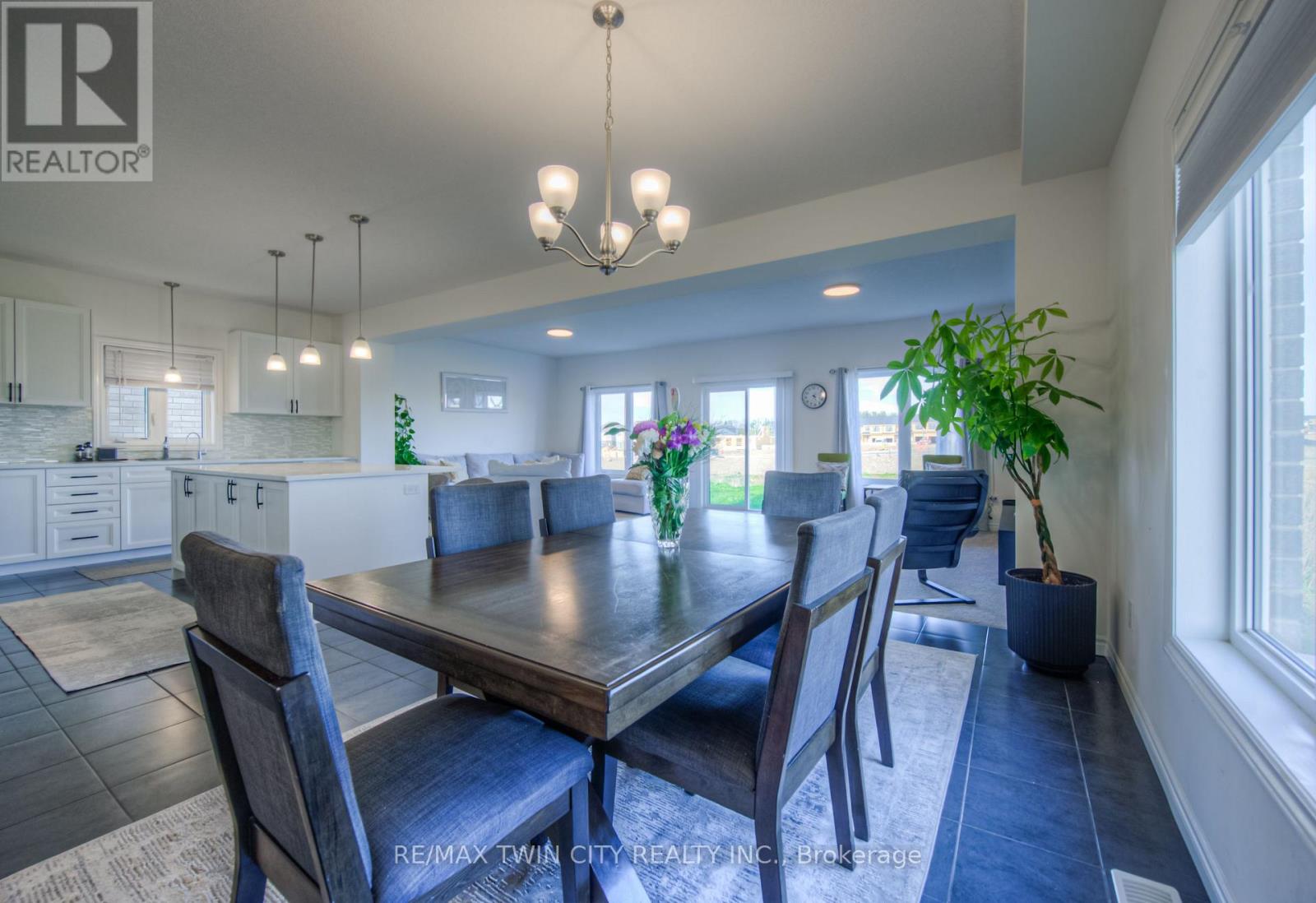 198 Savannah Ridge Drive, Brant, Ontario  N3L 0L5 - Photo 13 - X12147360