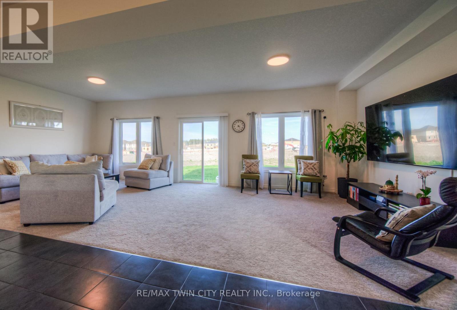 198 Savannah Ridge Drive, Brant, Ontario  N3L 0L5 - Photo 15 - X12147360