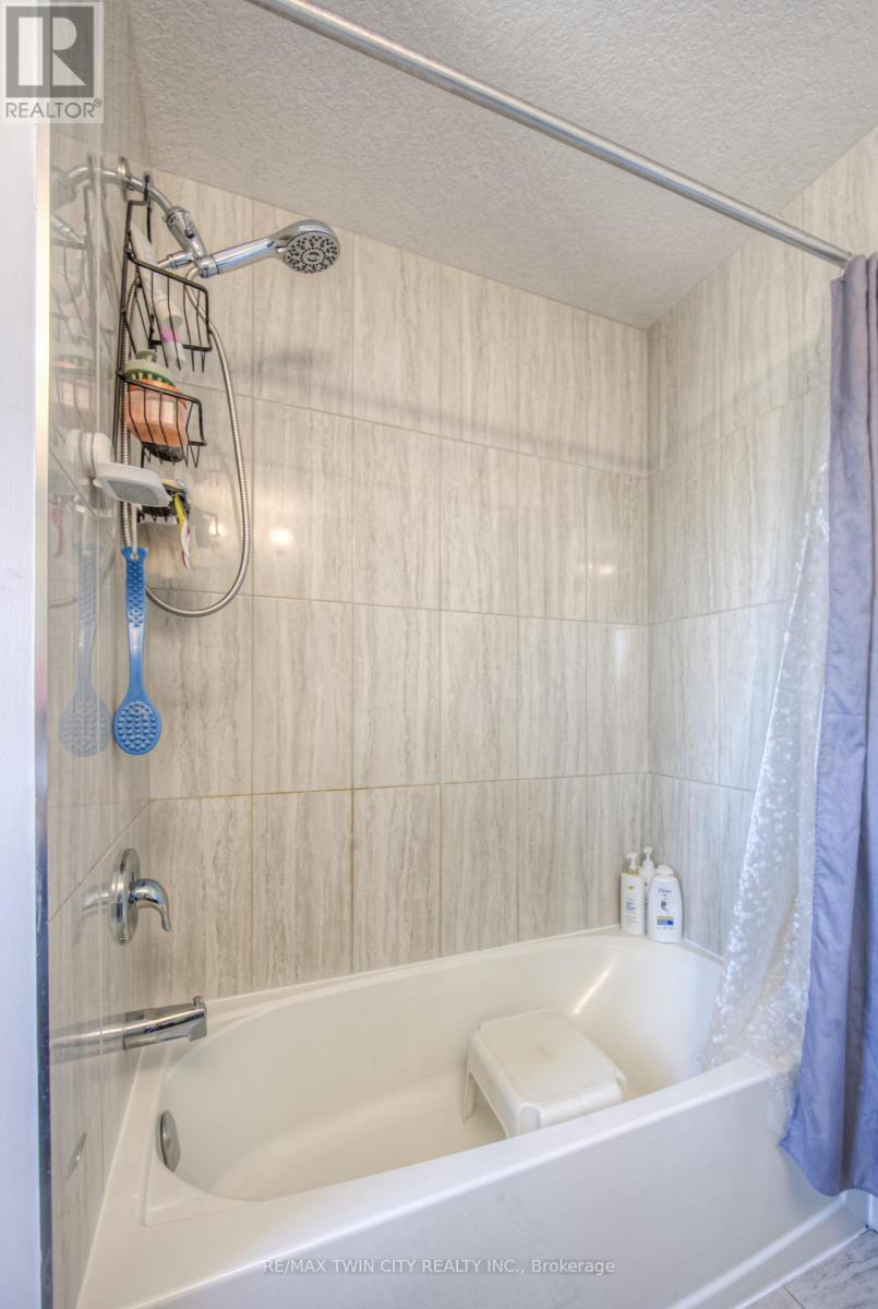 198 Savannah Ridge Drive, Brant, Ontario  N3L 0L5 - Photo 32 - X12147360