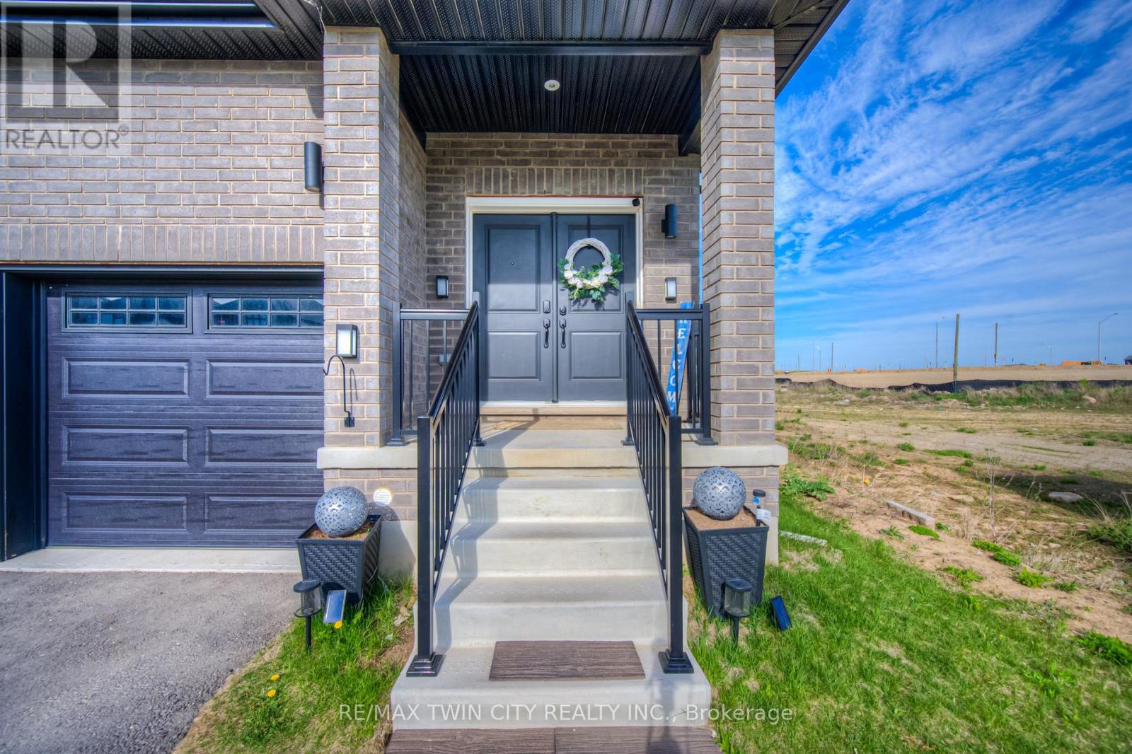 198 Savannah Ridge Drive, Brant, Ontario  N3L 0L5 - Photo 5 - X12147360