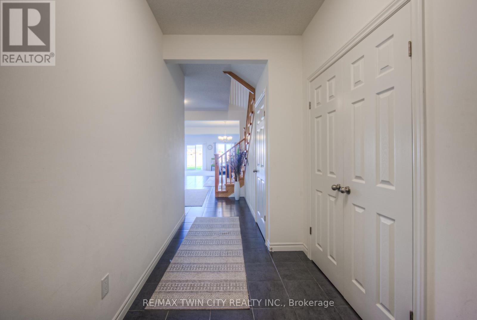 198 Savannah Ridge Drive, Brant, Ontario  N3L 0L5 - Photo 8 - X12147360