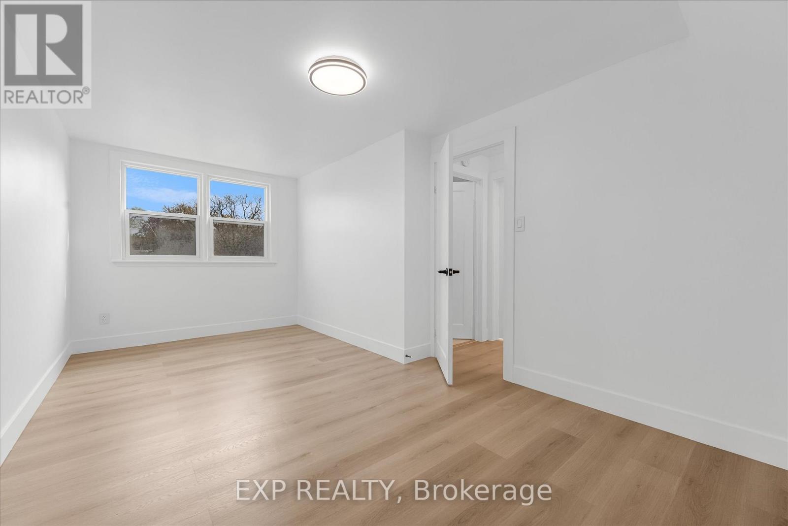 81 Armstrong Avenue, Hamilton, Ontario  L8H 1M7 - Photo 17 - X12147398