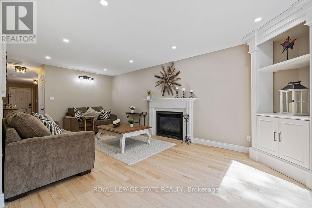 16 Linington Trail, Hamilton (Dundas), Ontario  L9H 7A3 - Photo 11 - X12147413