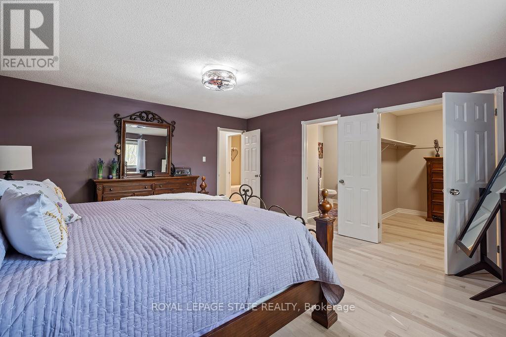 16 Linington Trail, Hamilton (Dundas), Ontario  L9H 7A3 - Photo 18 - X12147413