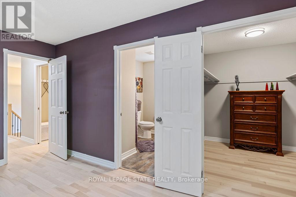 16 Linington Trail, Hamilton (Dundas), Ontario  L9H 7A3 - Photo 19 - X12147413