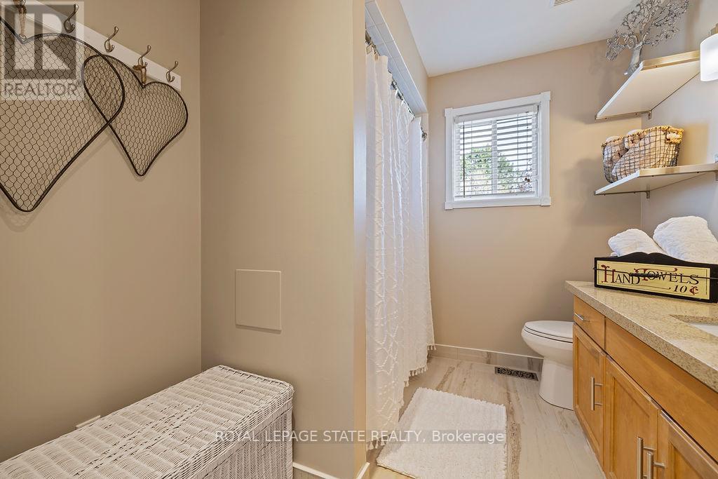 16 Linington Trail, Hamilton (Dundas), Ontario  L9H 7A3 - Photo 23 - X12147413