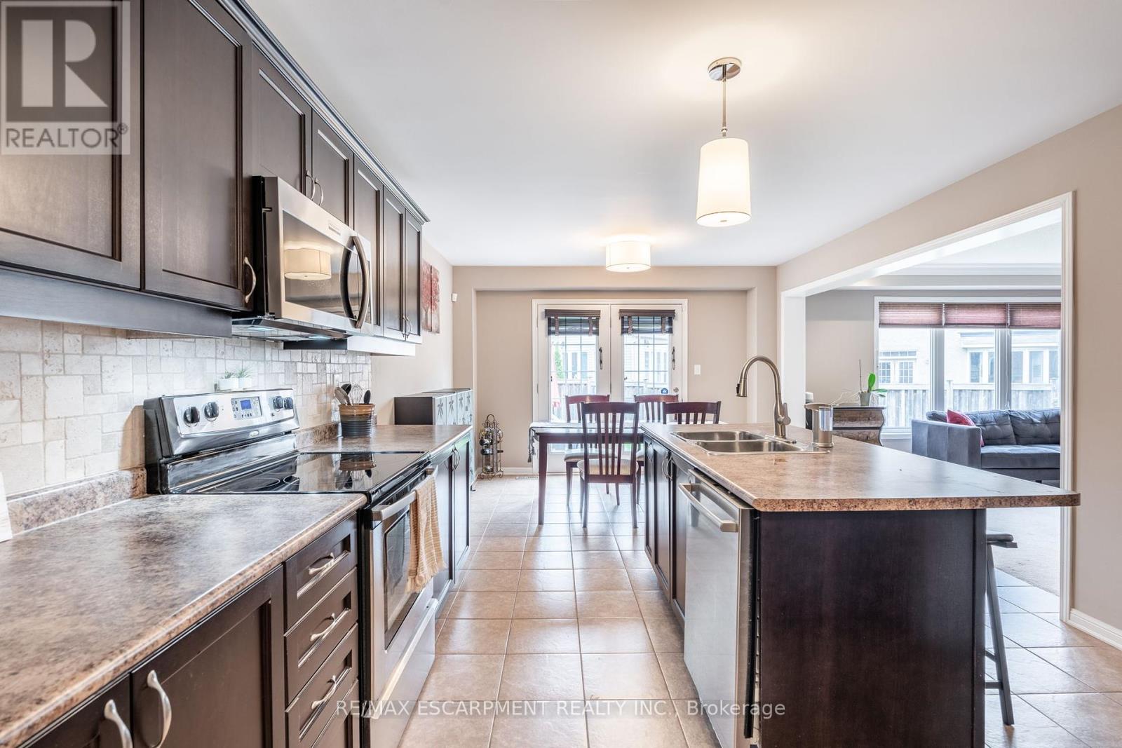 199 Emick Drive, Hamilton, Ontario  L9K 0E1 - Photo 18 - X12147458