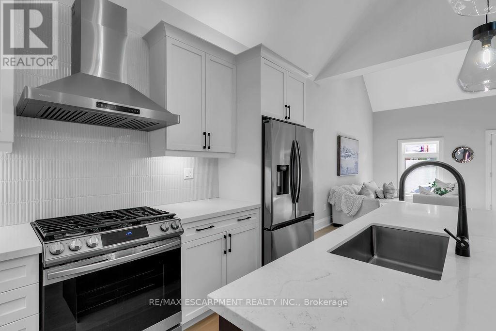 29 Magill Street, Hamilton, Ontario  L8R 2Y4 - Photo 6 - X12147497