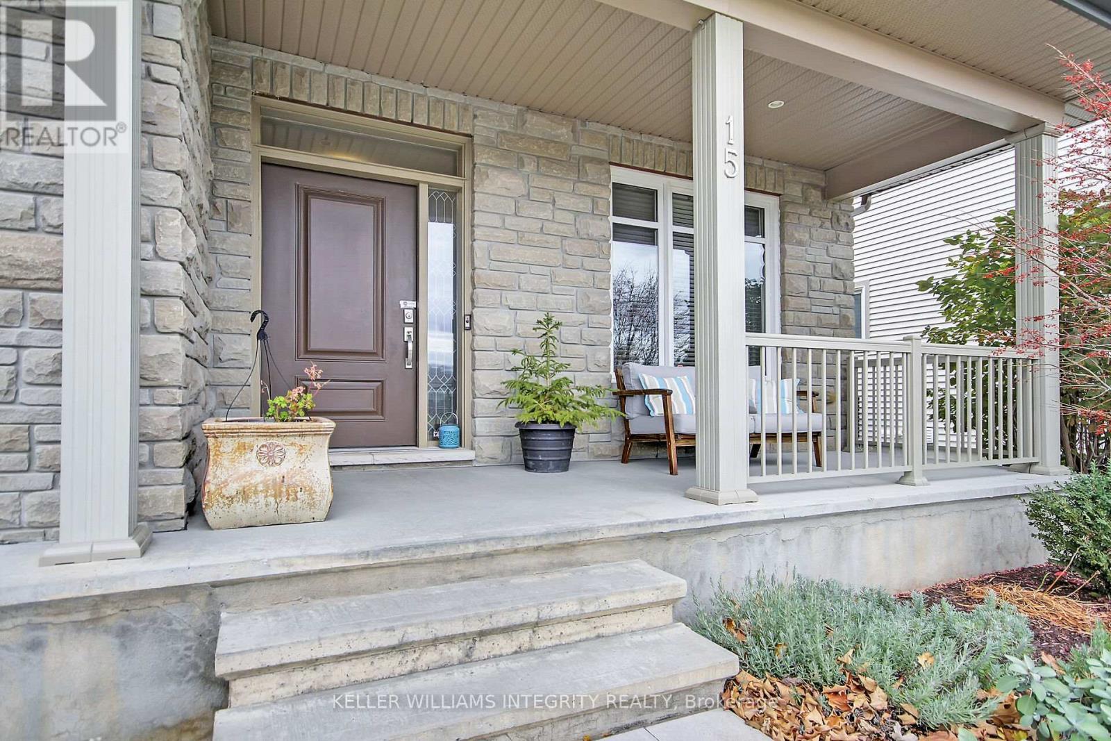 Property at 15 YORK CROSSING image 4