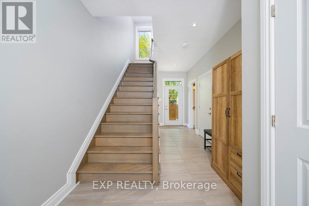 705 Reverie Private, Ottawa, Ontario  K2S 0T9 - Photo 4 - X12147863