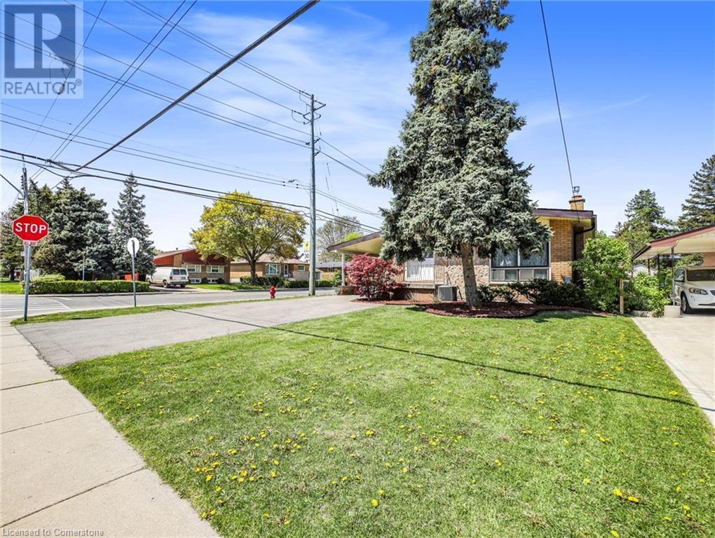 82 Deschene Avenue, Hamilton, Ontario  L9A 3J7 - Photo 2 - 40728725