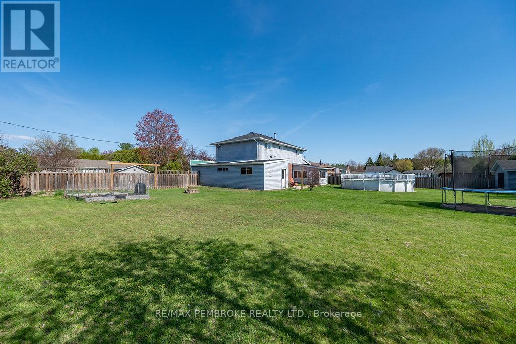7 Violet Street, Petawawa, Ontario  K8H 2C2 - Photo 17 - X12147807