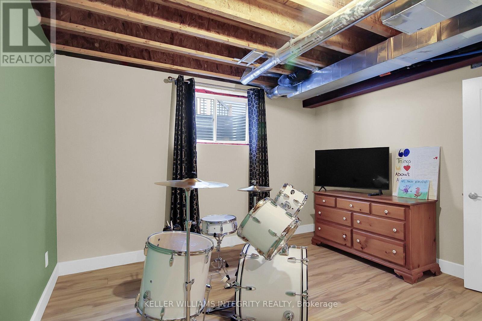 15 York Crossing, Russell, Ontario  K4R 0C4 - Photo 29 - X12147852