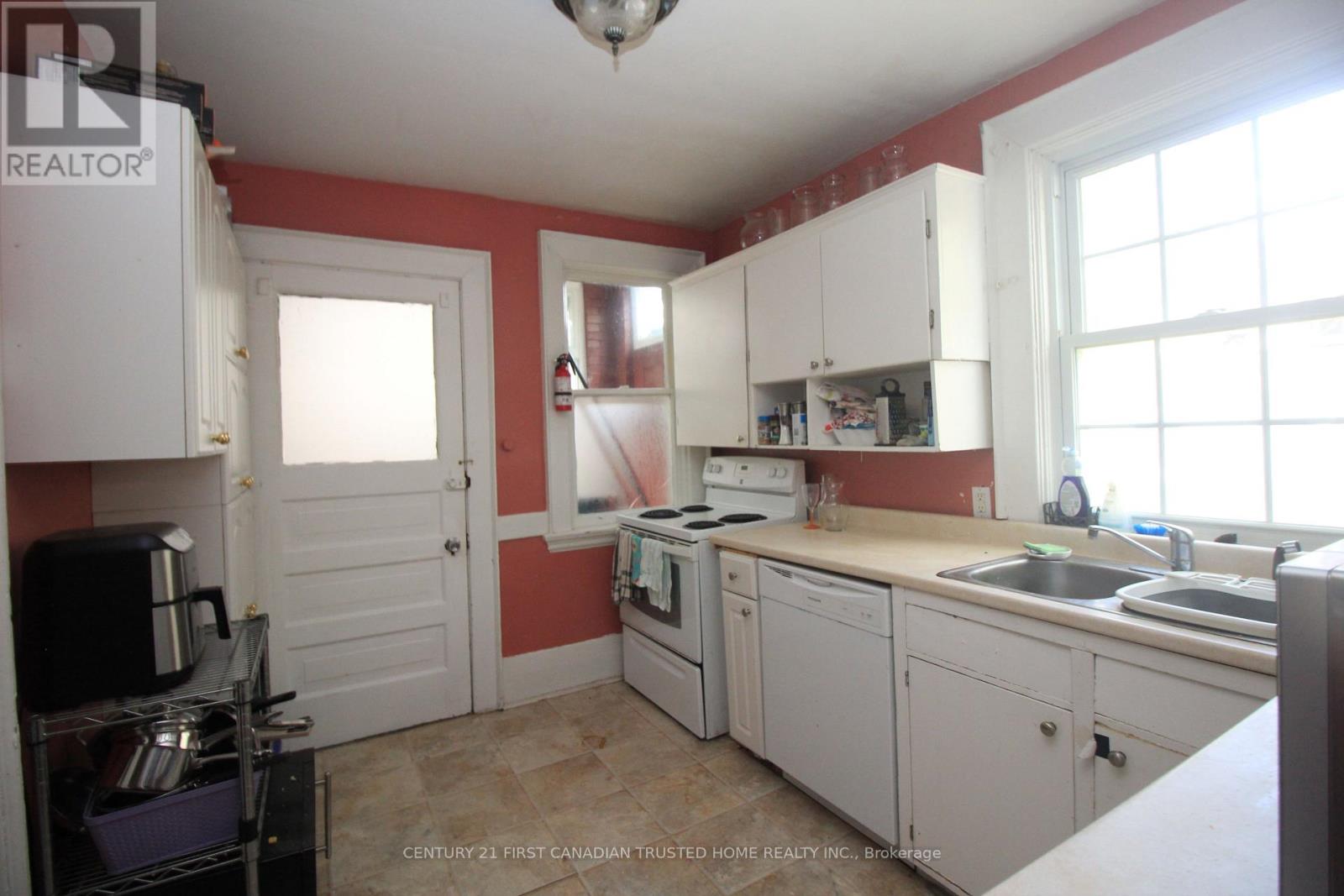 1051 Richmond Street, London East (East B), Ontario  N6A 3J7 - Photo 10 - X12147727