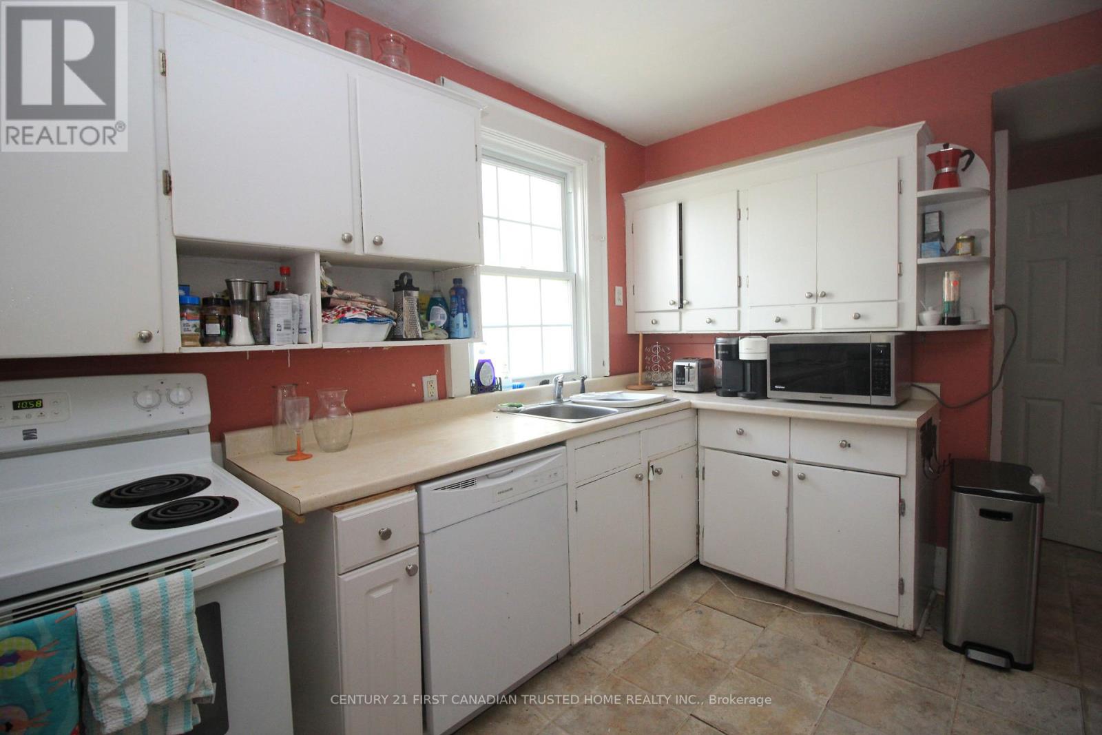 1051 Richmond Street, London East (East B), Ontario  N6A 3J7 - Photo 11 - X12147727