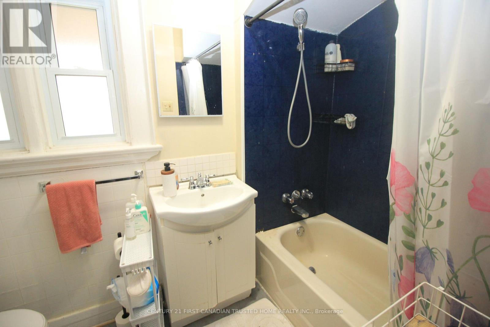 1051 Richmond Street, London East (East B), Ontario  N6A 3J7 - Photo 15 - X12147727