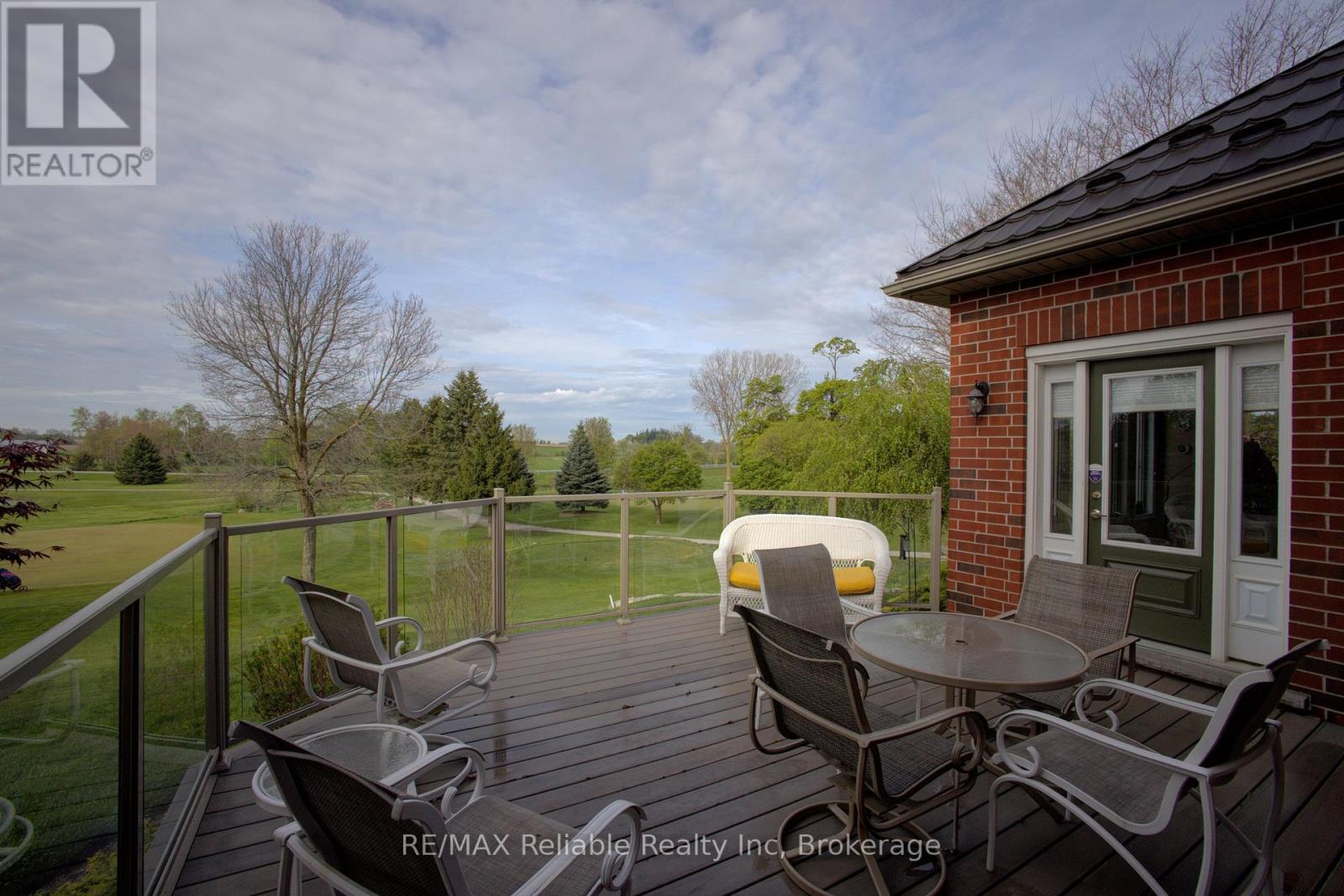 16 Stornoway Crescent, Huron East, Ontario  N0K 1W0 - Photo 17 - X12146832