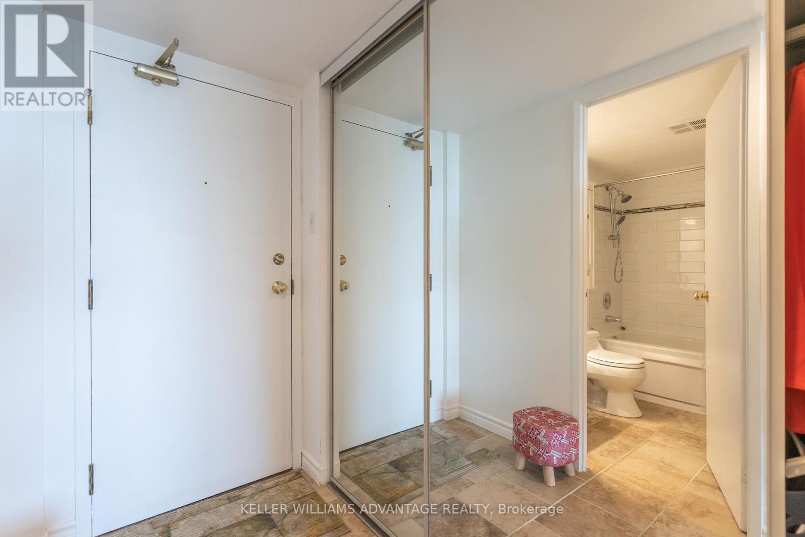 404 - 117 Gerrard Street E, Toronto, Ontario  M5B 2L4 - Photo 2 - C12147612