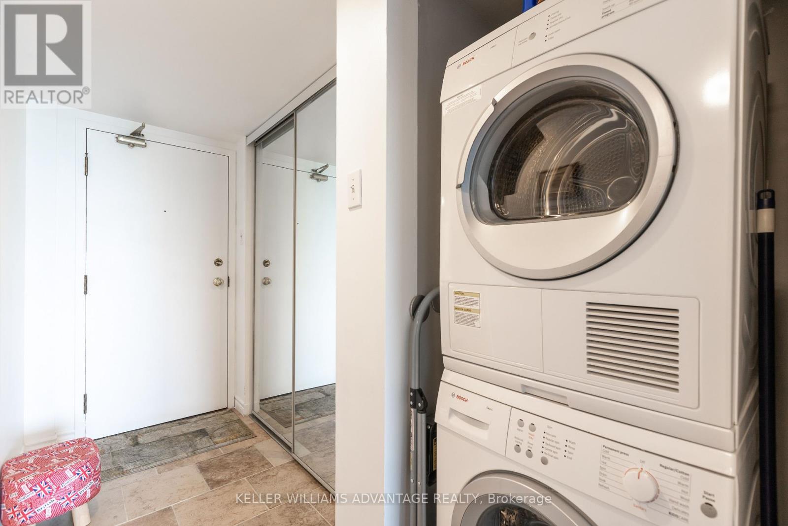 404 - 117 Gerrard Street E, Toronto, Ontario  M5B 2L4 - Photo 3 - C12147612