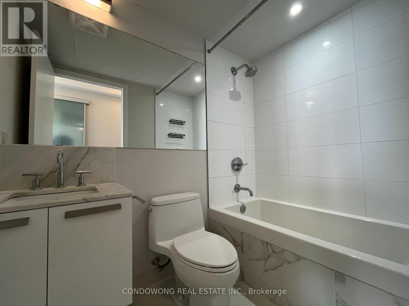 4006 - 42 Charles Street E, Toronto, Ontario  M4Y 0B7 - Photo 9 - C12147627