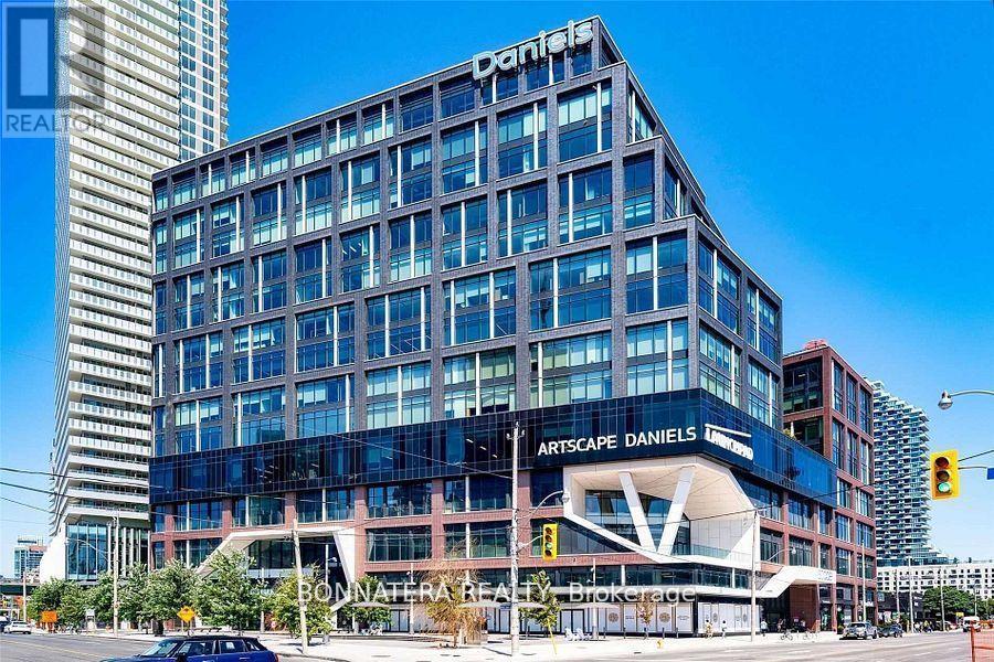 1016 - 130 Queens Quay E, Toronto, Ontario  M5A 0P6 - Photo 1 - C12147634