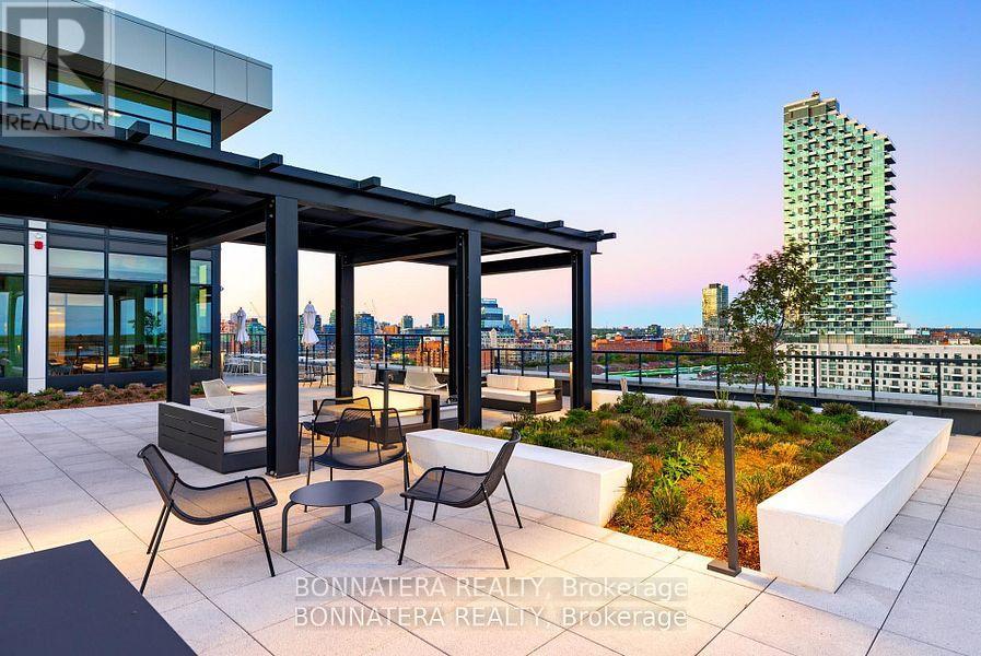 1016 - 130 Queens Quay E, Toronto, Ontario  M5A 0P6 - Photo 13 - C12147634