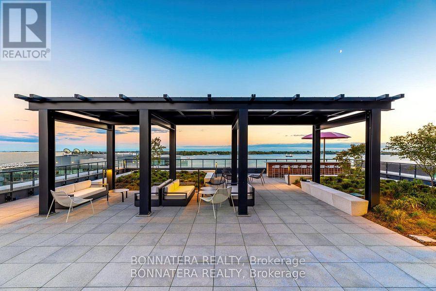 1016 - 130 Queens Quay E, Toronto, Ontario  M5A 0P6 - Photo 15 - C12147634