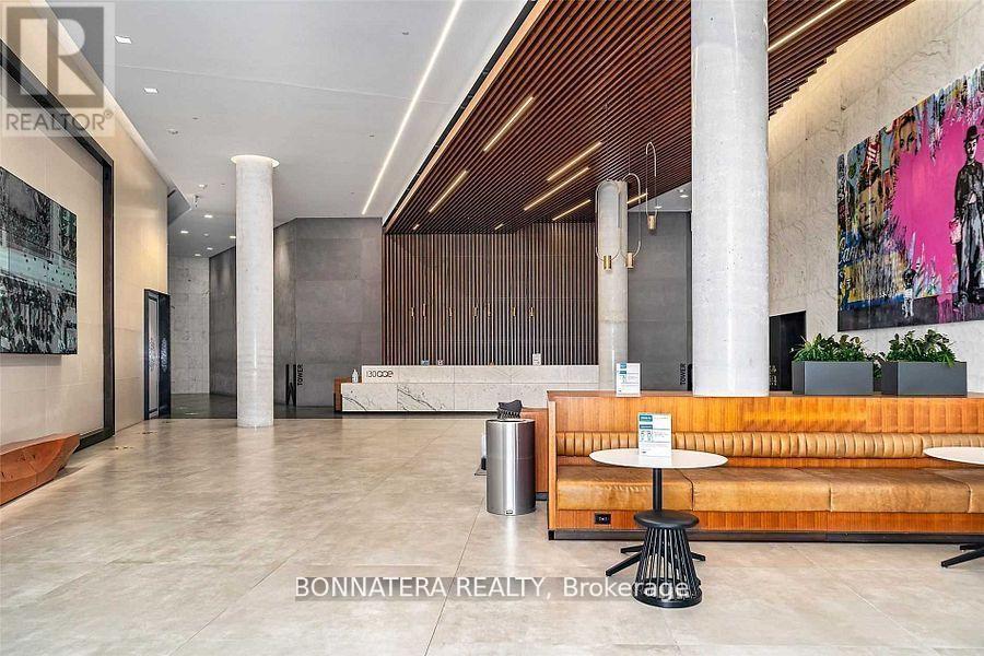 1016 - 130 Queens Quay E, Toronto, Ontario  M5A 0P6 - Photo 3 - C12147634