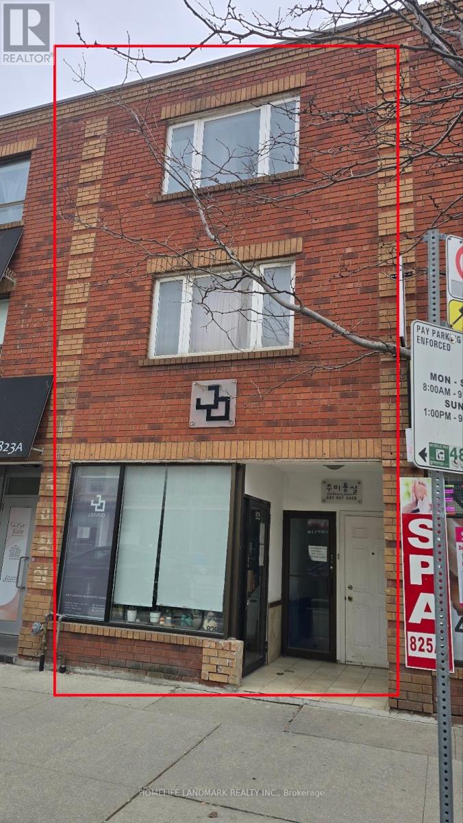 825 Bloor Street W, Toronto, Ontario  M6G 1M1 - Photo 2 - C12147651
