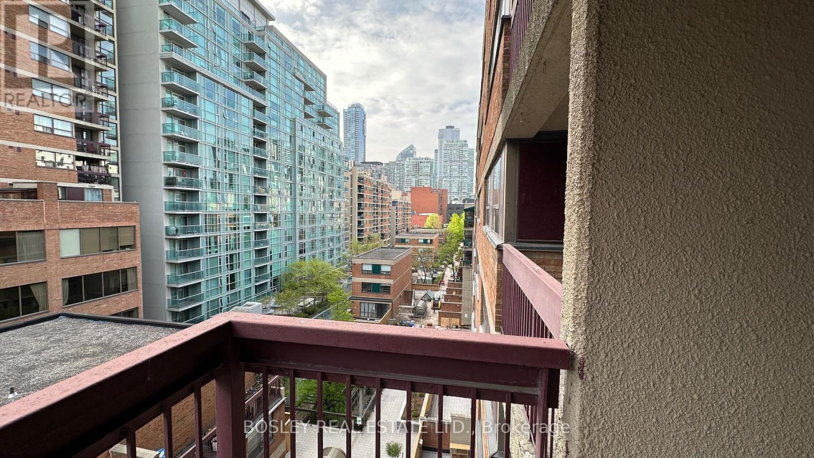 720 - 89 Mccaul Street, Toronto (Kensington-Chinatown), Ontario  M5T 2X3 - Photo 2 - C12147663