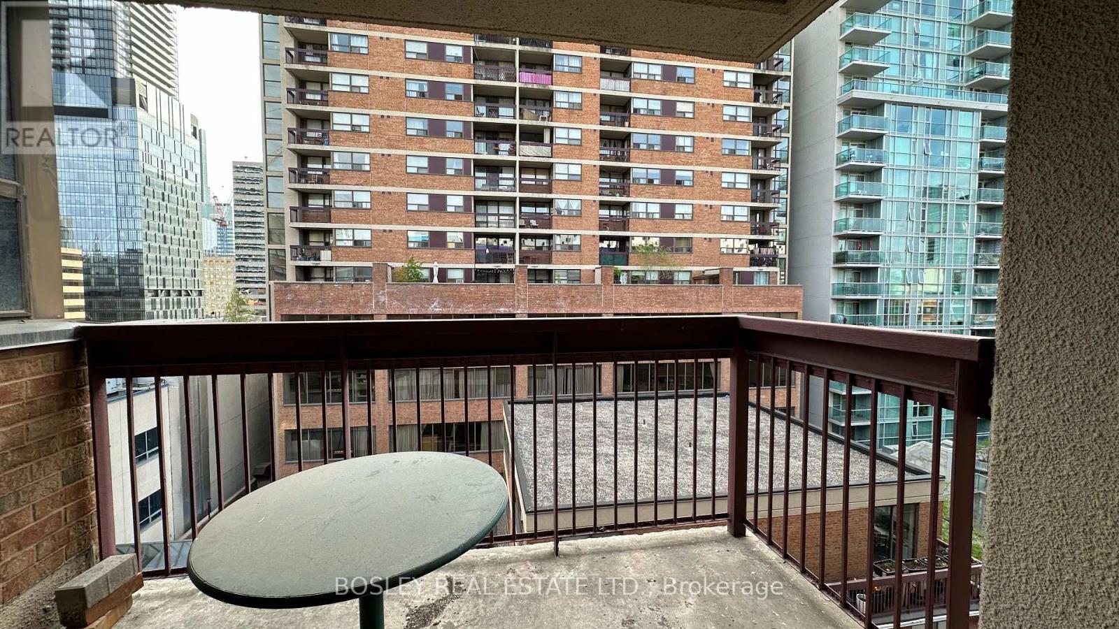 720 - 89 Mccaul Street, Toronto (Kensington-Chinatown), Ontario  M5T 2X3 - Photo 6 - C12147663