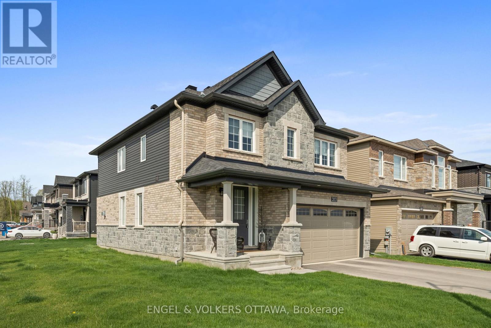 Property at 2053 WANDERER AVENUE image 2