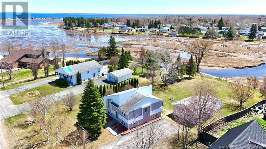 784 St Pierre, Beresford, New Brunswick  E8K 1S1 - Photo 3 - NB118441