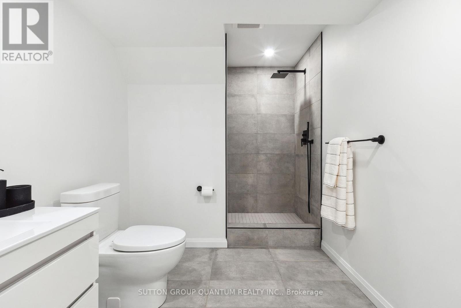 95 Gatestone Drive, Hamilton, Ontario  L8J 2V1 - Photo 36 - X12147452