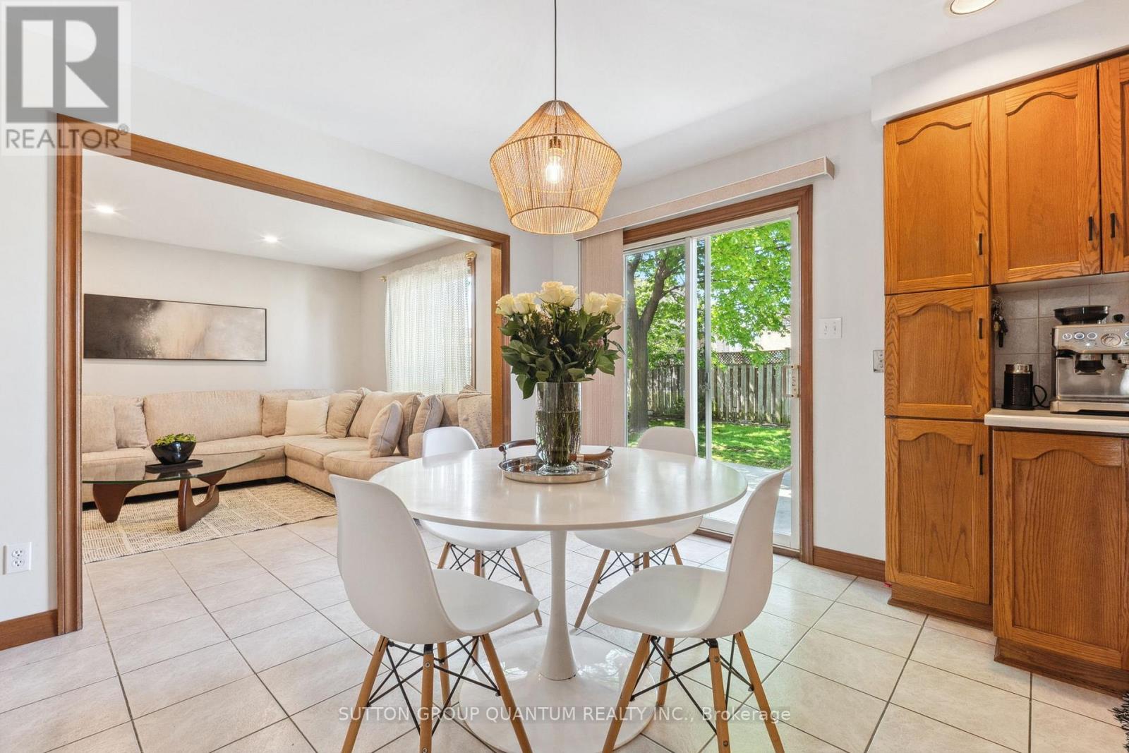95 Gatestone Drive, Hamilton, Ontario  L8J 2V1 - Photo 13 - X12147452