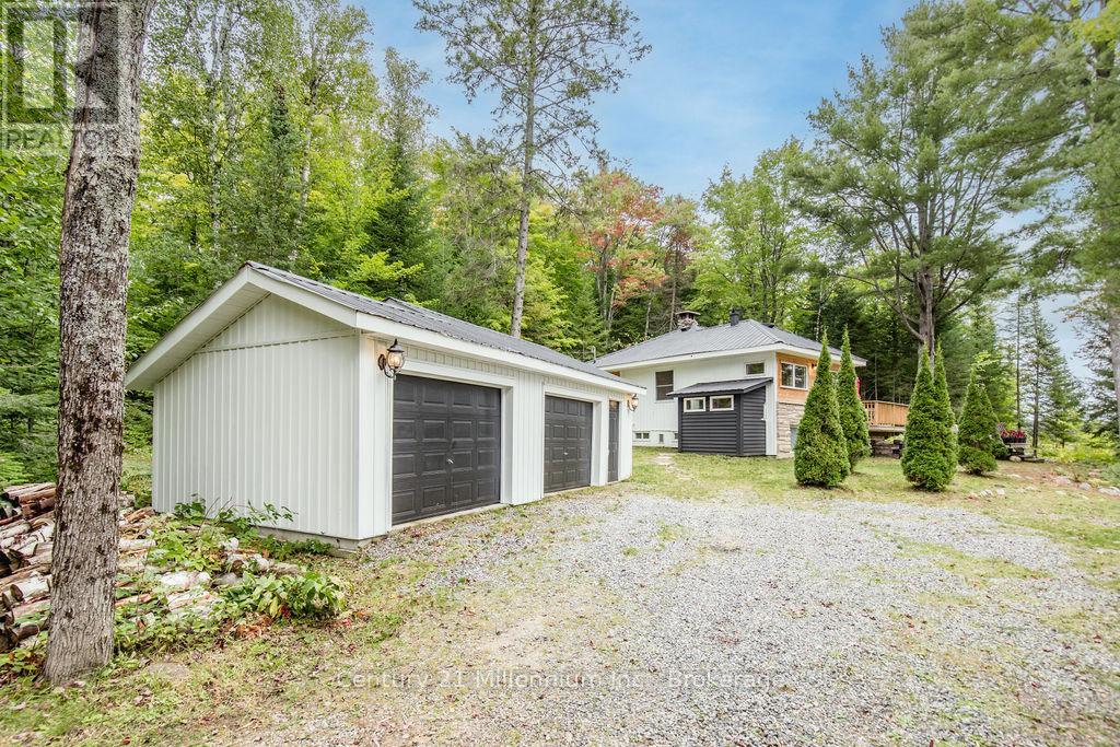1046 Pine Lake Shores Private, Bracebridge, Ontario  P0B 1A0 - Photo 47 - X12147743