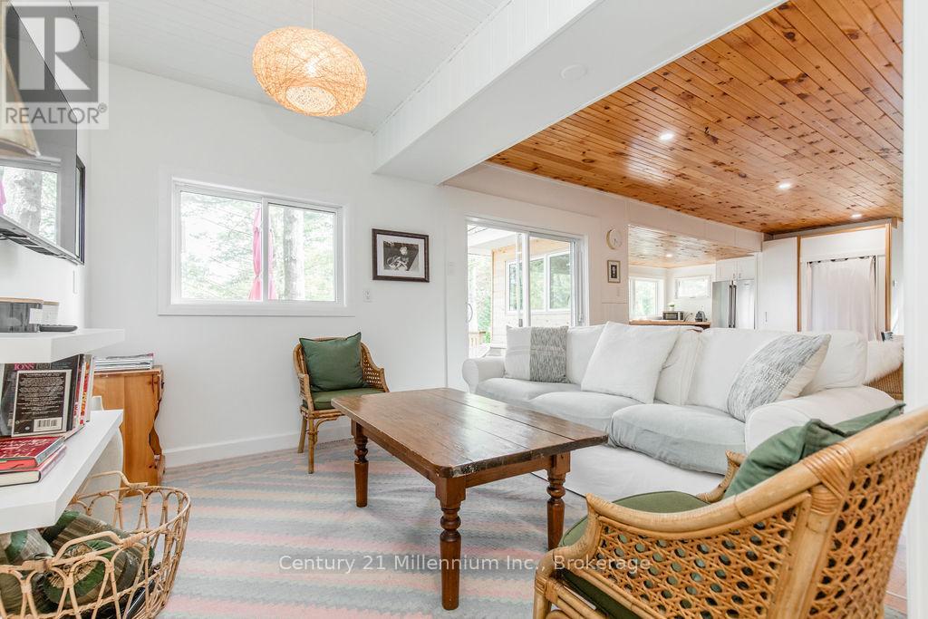 1046 Pine Lake Shores Private, Bracebridge, Ontario  P0B 1A0 - Photo 9 - X12147743