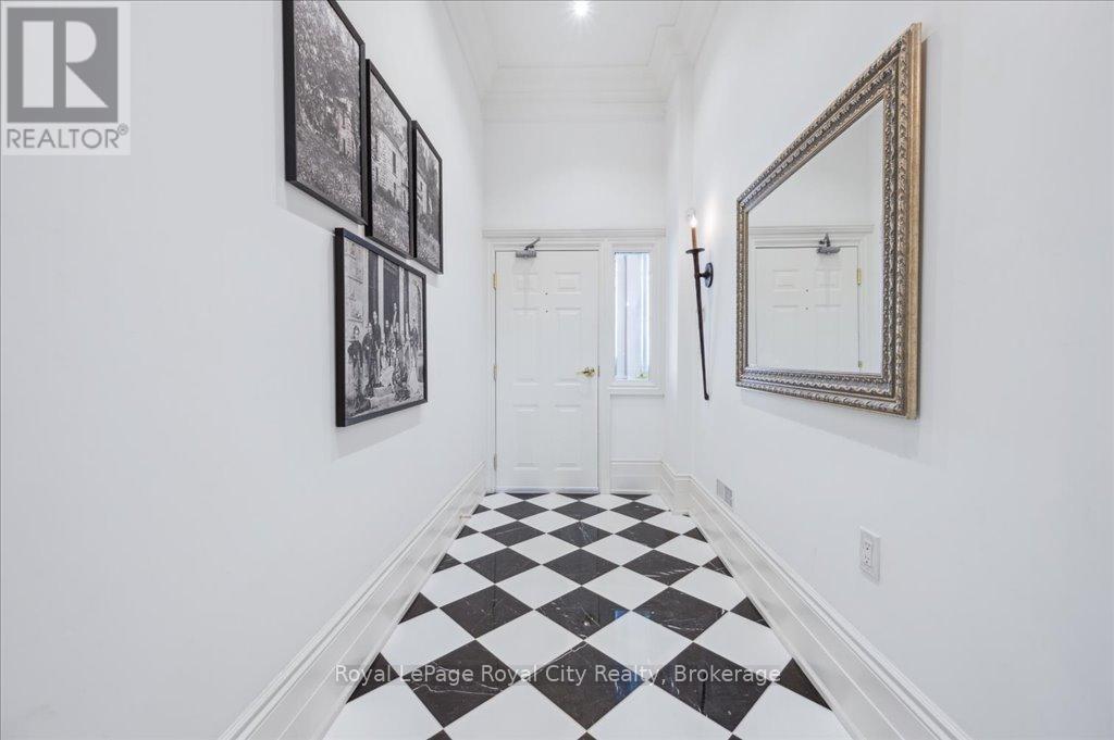 15 - 25 Manor Park Crescent, Guelph (Dovercliffe Park/old University), Ontario  N1G 1A2 - Photo 14 - X12147768