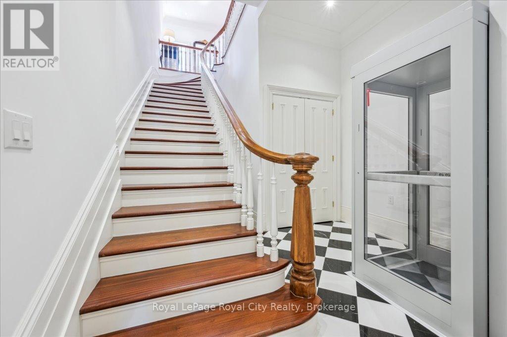 15 - 25 Manor Park Crescent, Guelph (Dovercliffe Park/old University), Ontario  N1G 1A2 - Photo 15 - X12147768