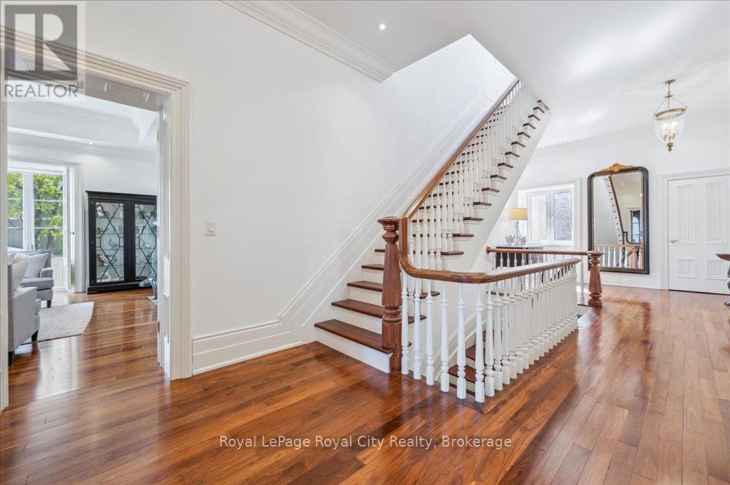 15 - 25 Manor Park Crescent, Guelph (Dovercliffe Park/old University), Ontario  N1G 1A2 - Photo 17 - X12147768