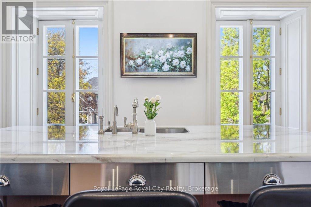 15 - 25 Manor Park Crescent, Guelph (Dovercliffe Park/old University), Ontario  N1G 1A2 - Photo 26 - X12147768