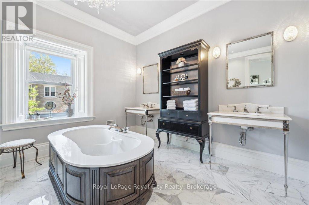 15 - 25 Manor Park Crescent, Guelph (Dovercliffe Park/old University), Ontario  N1G 1A2 - Photo 38 - X12147768
