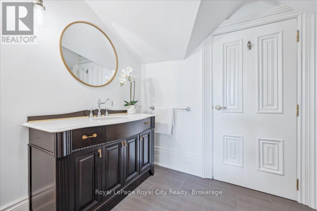 15 - 25 Manor Park Crescent, Guelph, Ontario  N1G 1A2 - Photo 43 - X12147768
